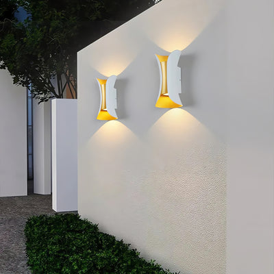 Applique murale LED extérieure moderne et courbée